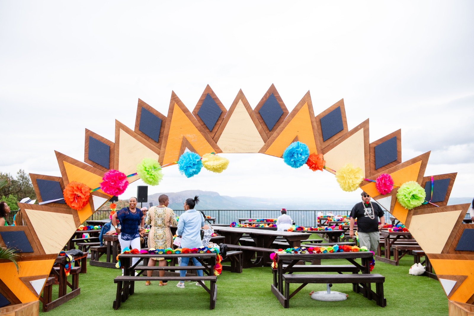 The main-stage sunburst arch
