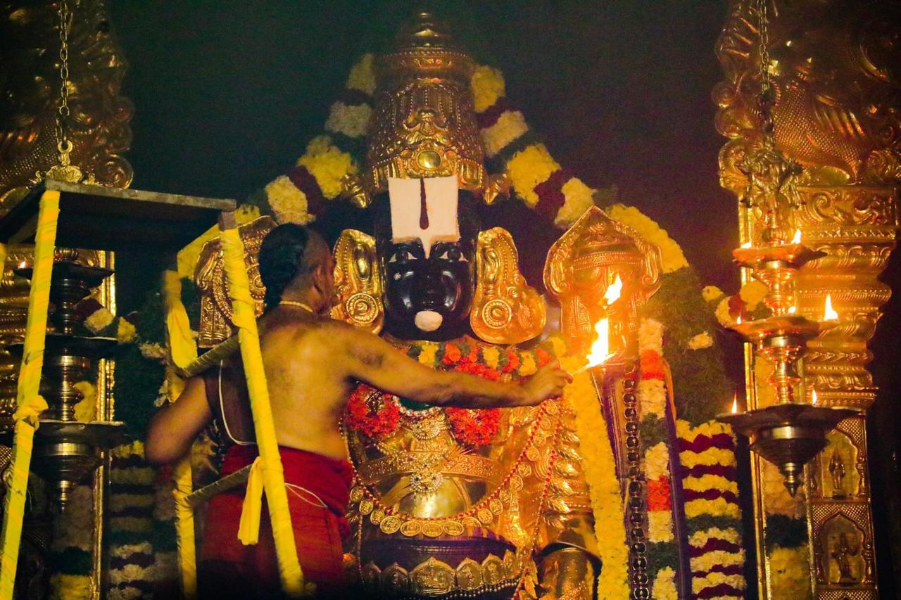 Vedic scholars chanting in the temple