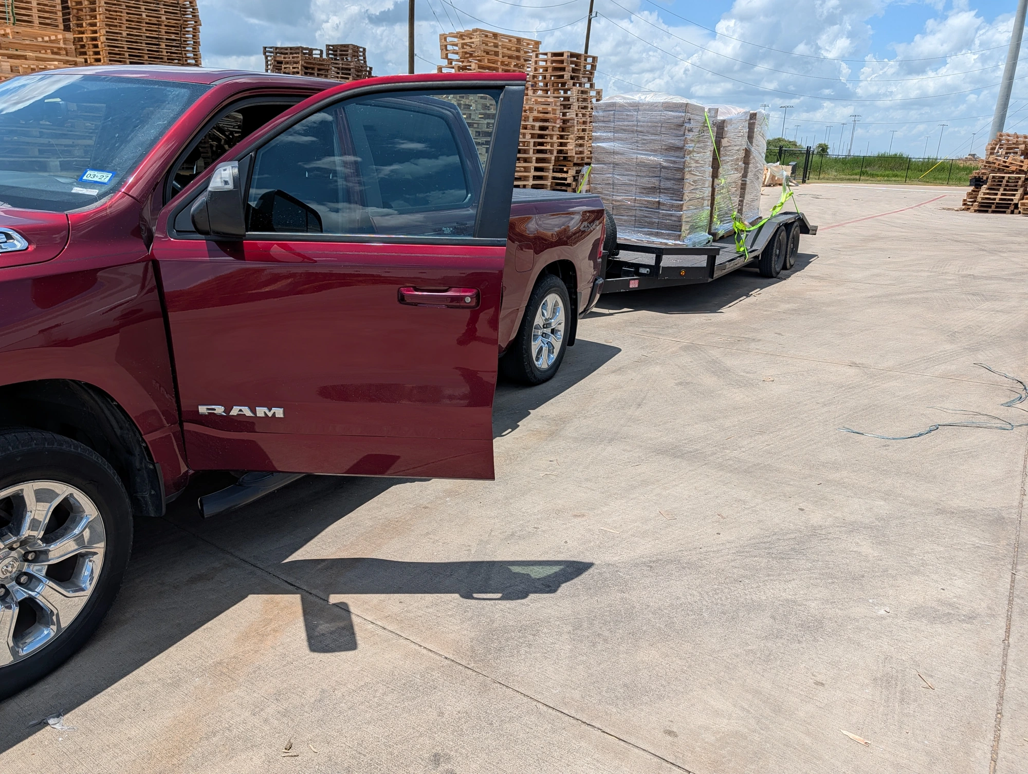 Hotshot RAM dually — pallet yard pickup