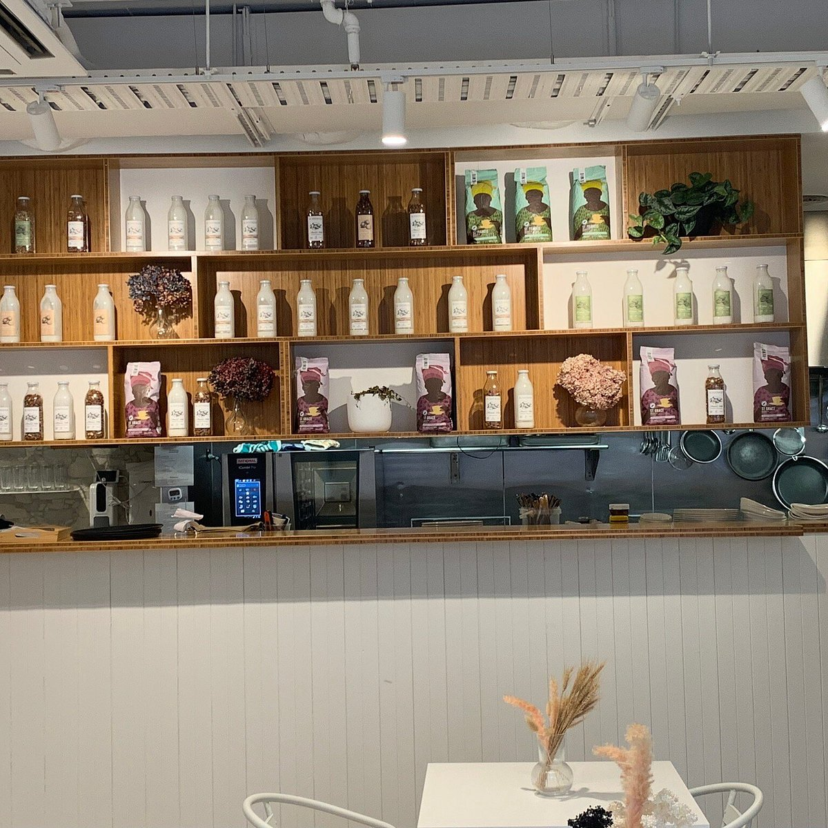 Al Naturale Cafe storefront in St Kilda