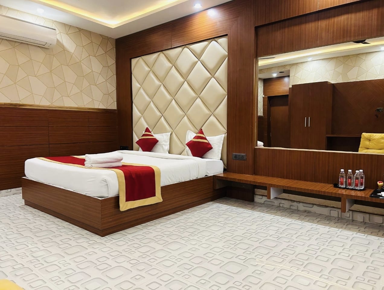 Deluxe Room - 01 Bed