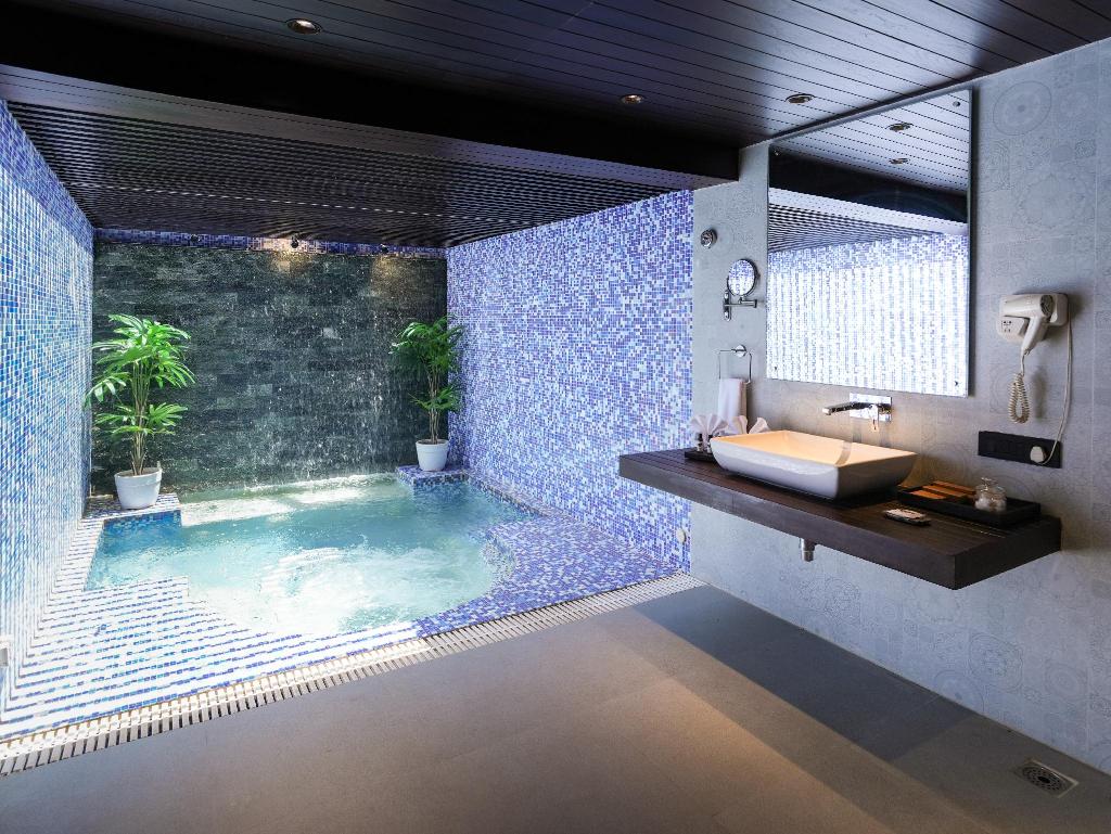 Grandeur Suite